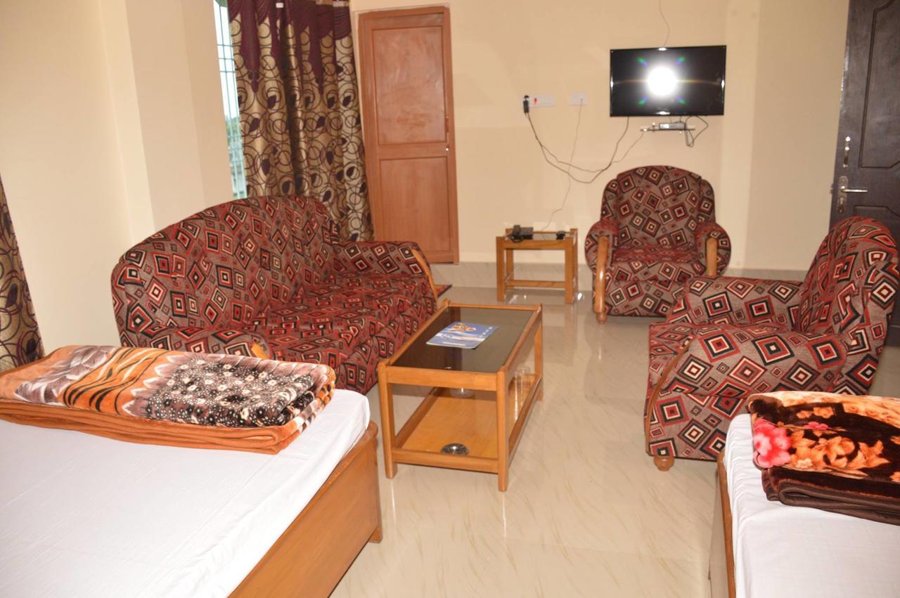 Hotel Kaustav Tezpur Extérieur photo
