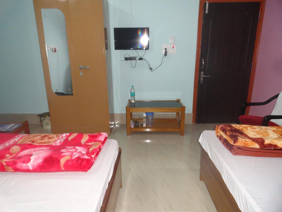 Hotel Kaustav Tezpur Extérieur photo