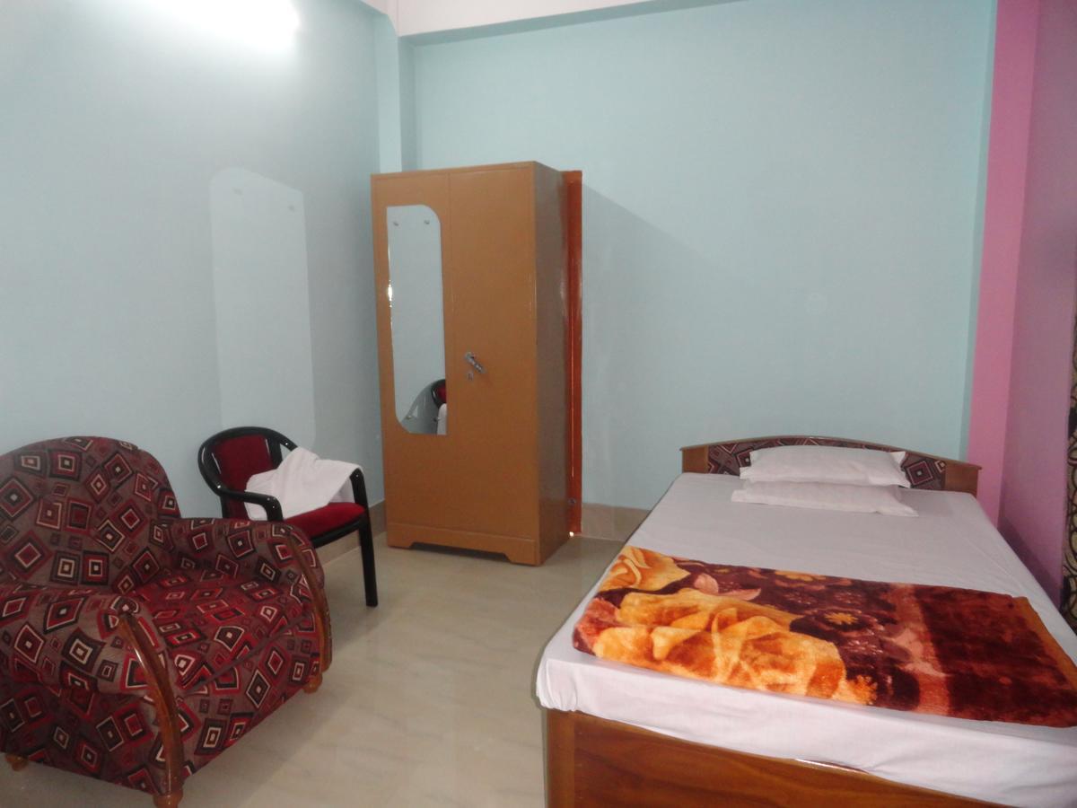 Hotel Kaustav Tezpur Extérieur photo